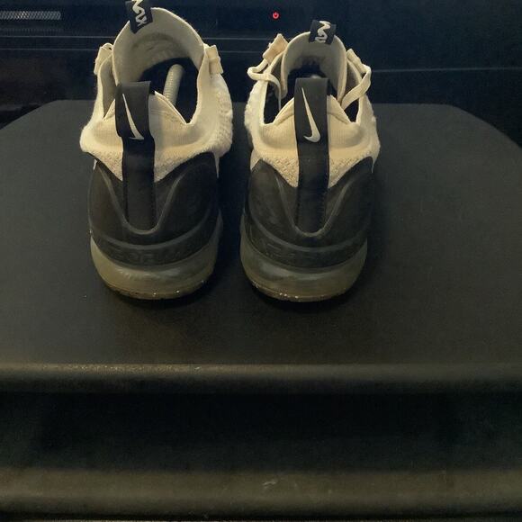 Nike Air Vapormax 2021 Flyknit Light Bone Grey Red Black Men's size 12 - Picture 5 of 7